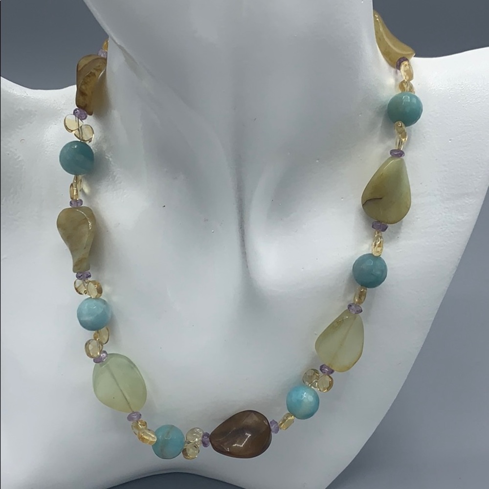 Precious stone necklace - Picture 2 of 5